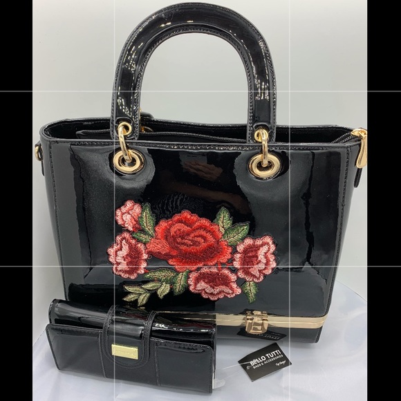 Beautiful black and red purse - Picture 2 of 4